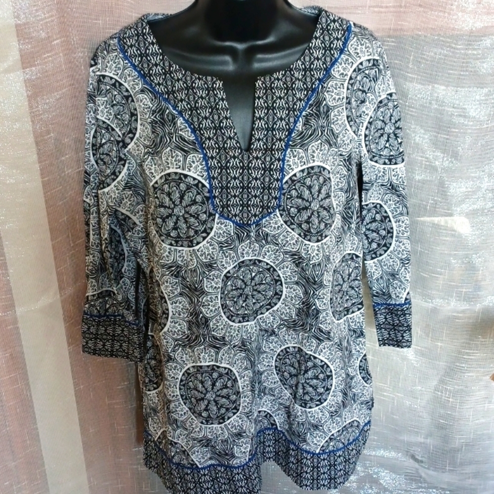 Dana Buchman Women Graphic Statement Cotton Top Size L, black & white, blue trim
